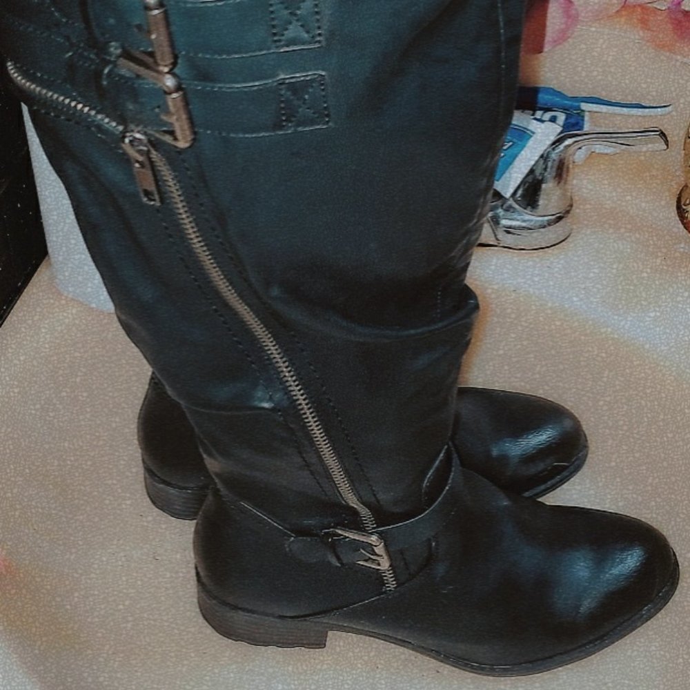 White mountain lady's boots size 9